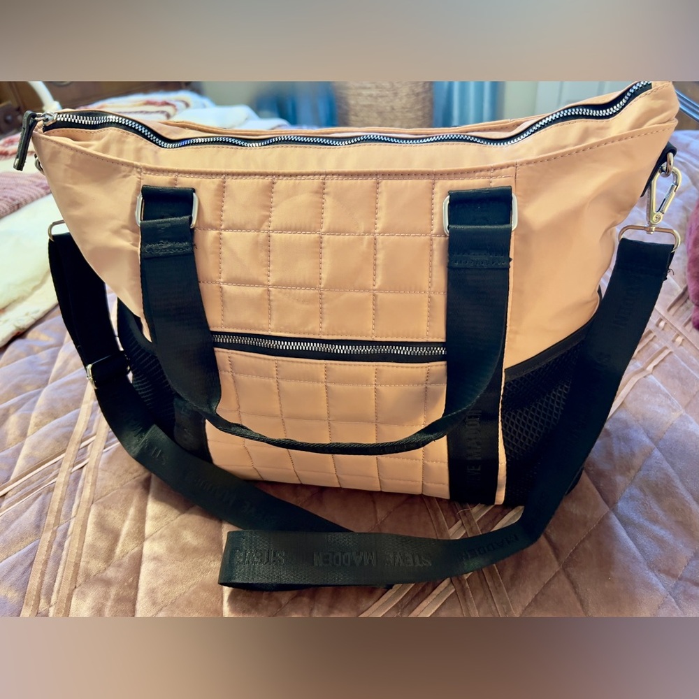 Steve Madden travel bag in blush pink and black
